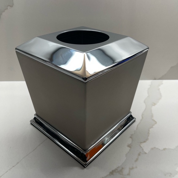 Square Kleenex box cover silver like new - Picture 10 of 10